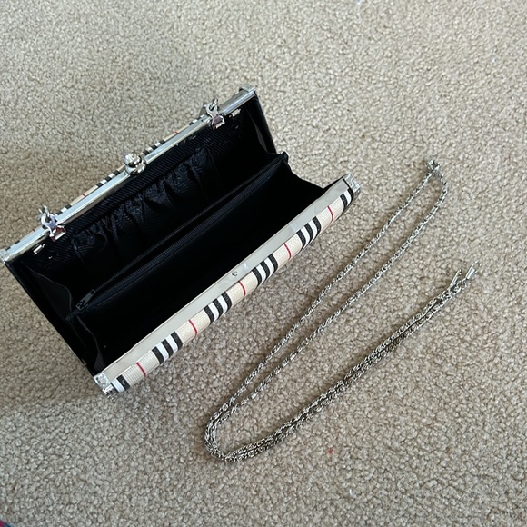 Fashion Plaid Vinyl/Silver Tone Metal Purse - Picture 10 of 10
